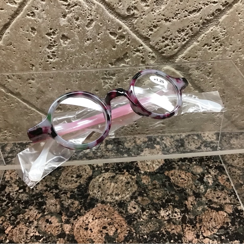 NEW Pink, Magnify Reader glasses. Power:+1.25 Color:Pink Tortoise. Spring Hinges